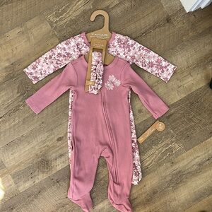 Tahiri baby 2 piece footie pajama 3-6 months. NWT